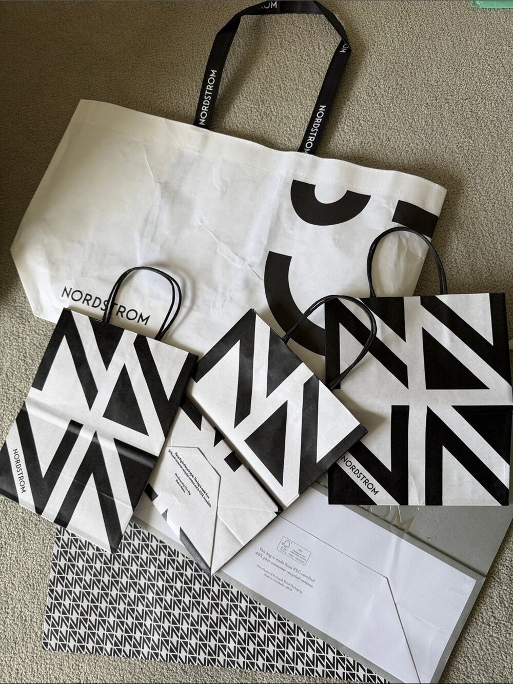 🗽6 Nordstrom Logo Reusable Bag / Gift Bag with Black Handles